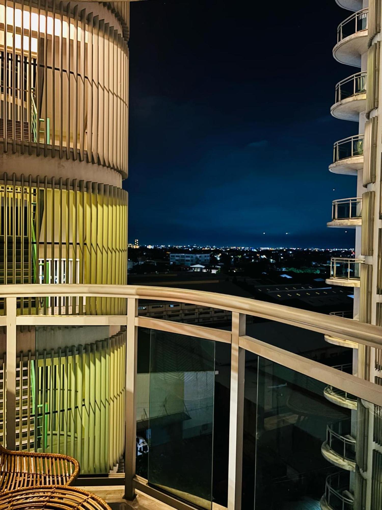 The Mermaid&Butterflies of Azure Manila Exterior foto